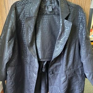 Black snakeskin pattern suit-jacket and skirt